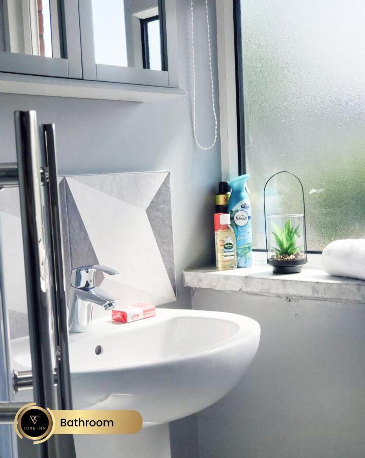 Nr Birmingham City Centre, 5 Bed, Luxe Inn Dış mekan fotoğraf